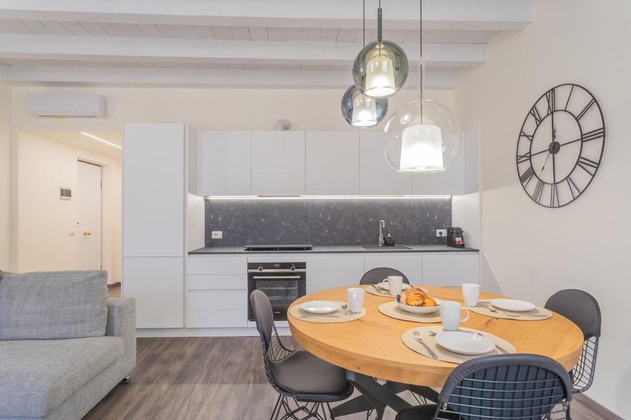 Modern & Stylish Apartment In Como City By Rent All Côme Extérieur photo