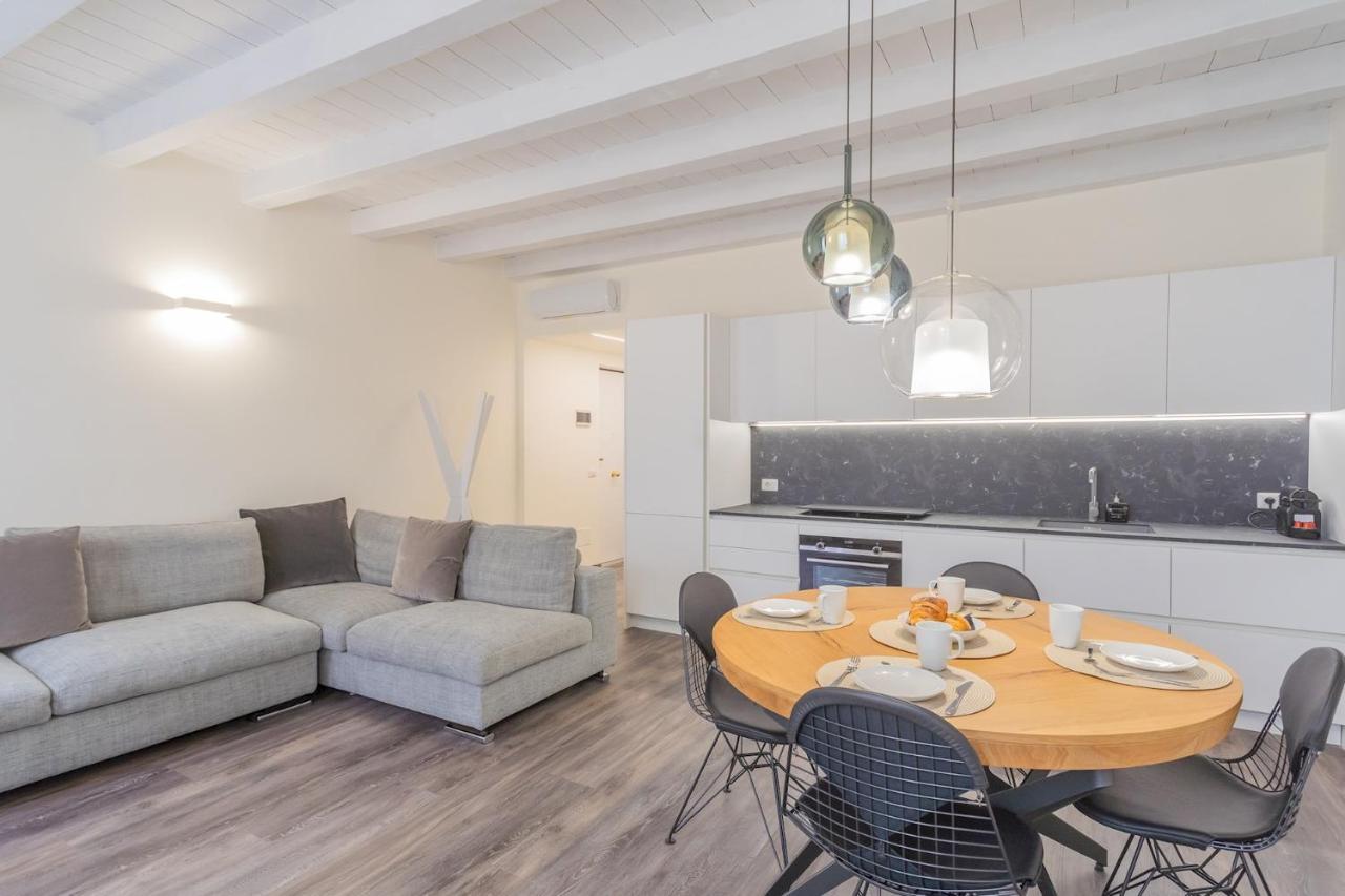 Modern & Stylish Apartment In Como City By Rent All Côme Extérieur photo