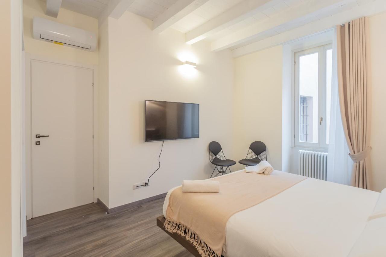 Modern & Stylish Apartment In Como City By Rent All Côme Extérieur photo