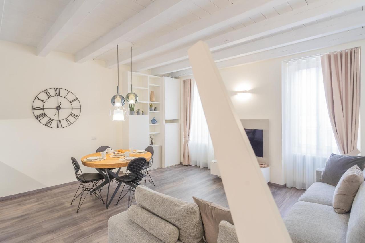 Modern & Stylish Apartment In Como City By Rent All Côme Extérieur photo