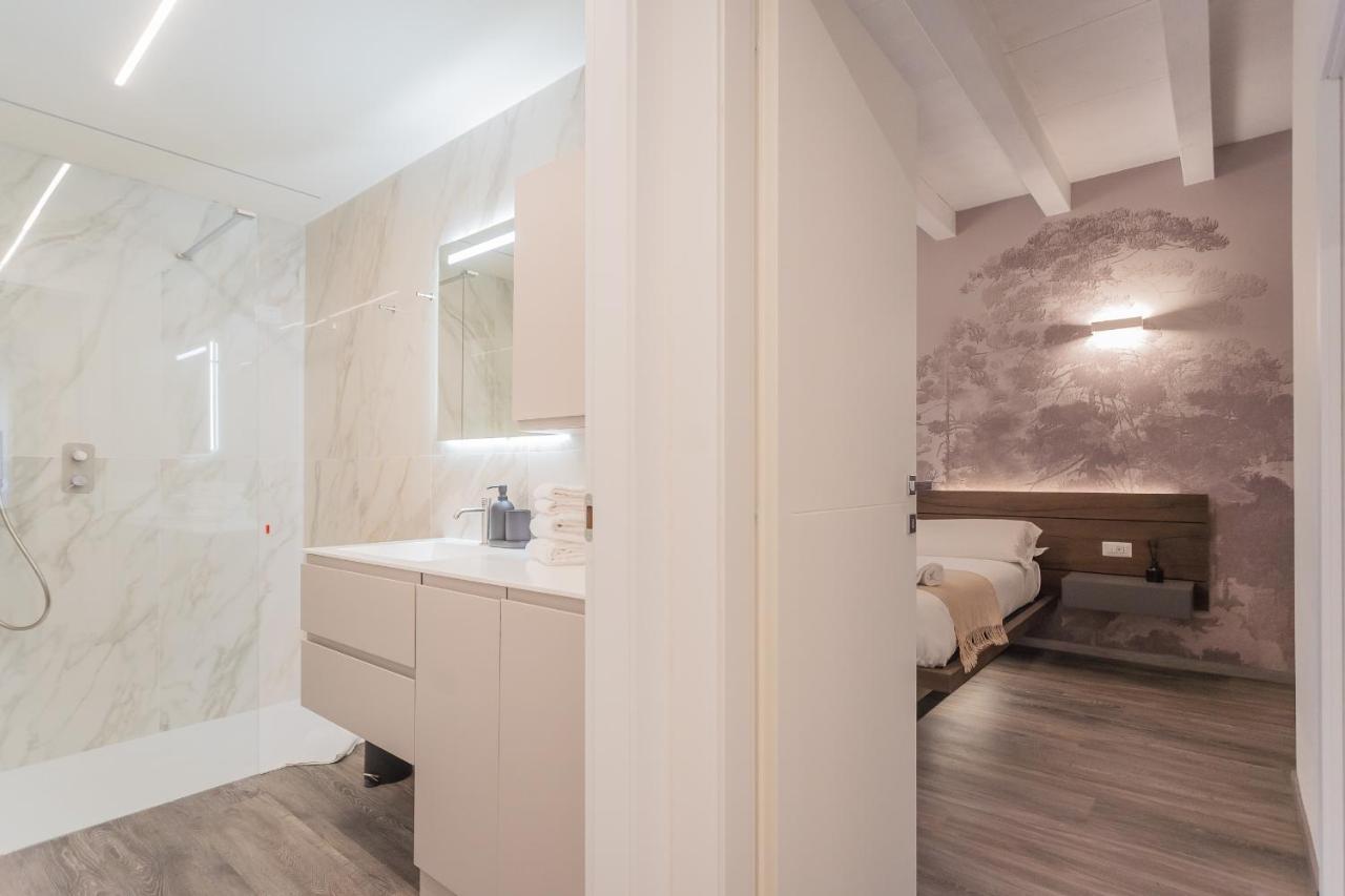 Modern & Stylish Apartment In Como City By Rent All Côme Extérieur photo