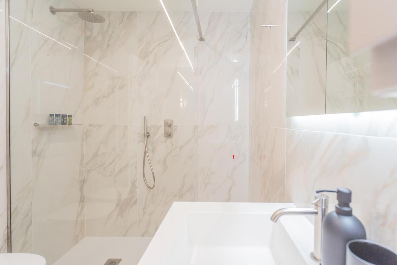 Modern & Stylish Apartment In Como City By Rent All Côme Extérieur photo